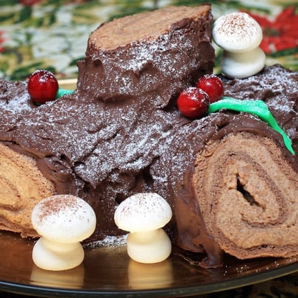 File:Bûche de Noël chocolat framboise maison.jpg - Wikimedia Commons