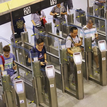 There is still uncertainty as to how Beijing’s new income tax rules will apply to Hongkongers who cross the border to work. Photo: David Wong