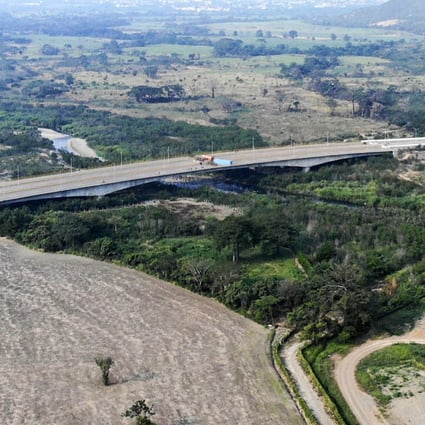 The Tienditas Bridge on the border between the Colombian city of Cucuta and Tachira, Venezuela. The Venezuelan military block the bridge with a container and truck tanker. Photo: AFP
