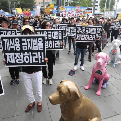 Protesters in Seoul call for banning dog meat consumption in South Korea. Photo: EPA