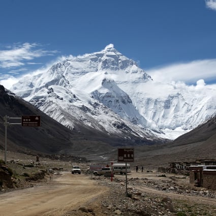 Tourists can no longer go to Mount Everest base camp in Tibet, but a limited number of climbers with permits will still be allowed in. Photo: Alamy