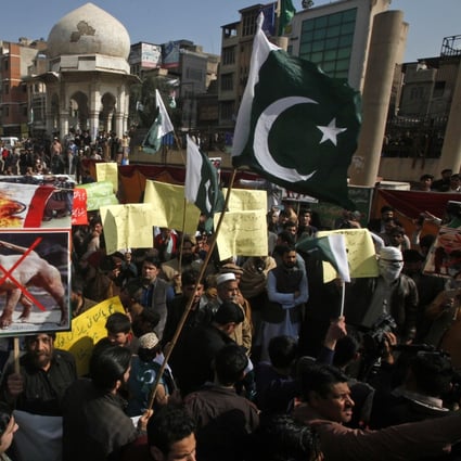 Pakistani protesters rally against India. Photo: AP