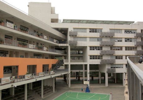 With the pandemic seeming to be on the retreat, many Hong Kong parents are making difficult decisions over their children’s education. Photo: SCMP