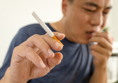 Smoking shrinks your brain, increasing the risk of dementia. However, quitting the habit, even aged 60, substantially reduces the risk. Photo: Shutterstock