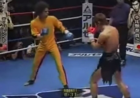 Tony Valente (left) fights Takayuki Kohiruimaki for K-1 in Japan in 2003. Photos: YouTube/Fight Commentary Breakdowns