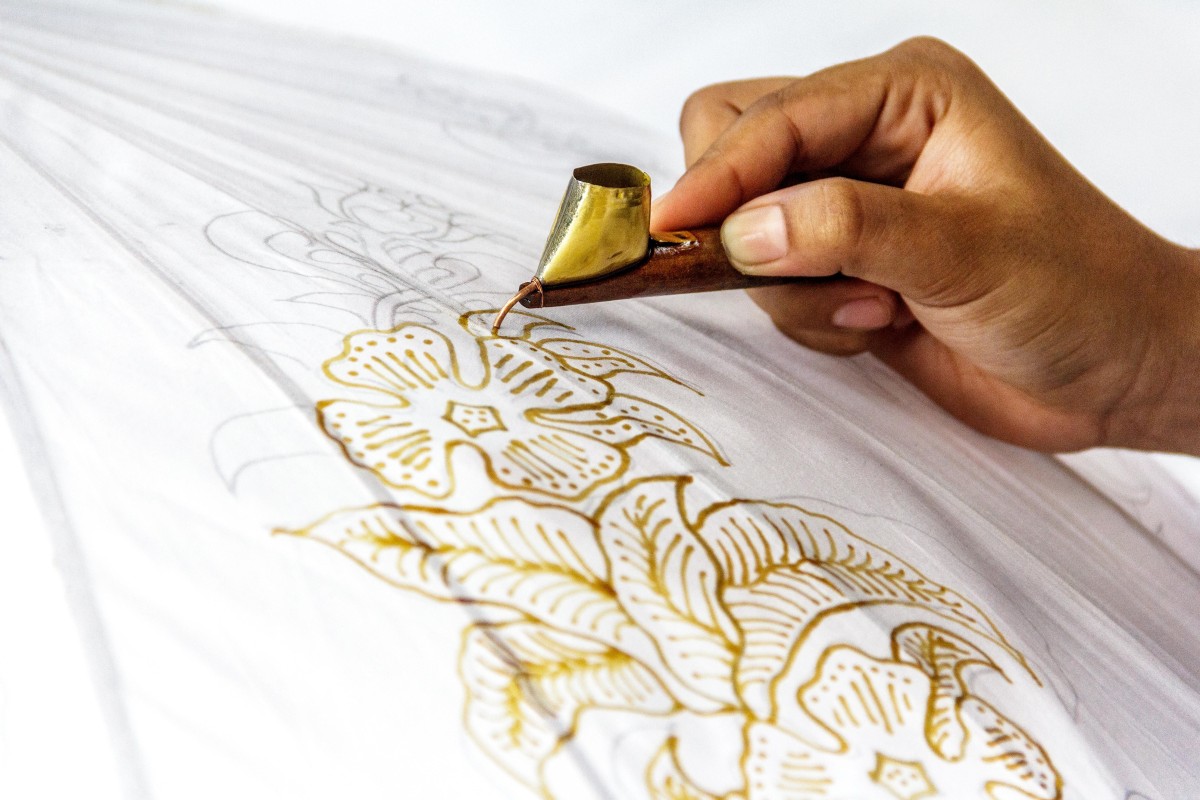 Modern batik: Malaysian fashion designeru0027s simple, wearable 