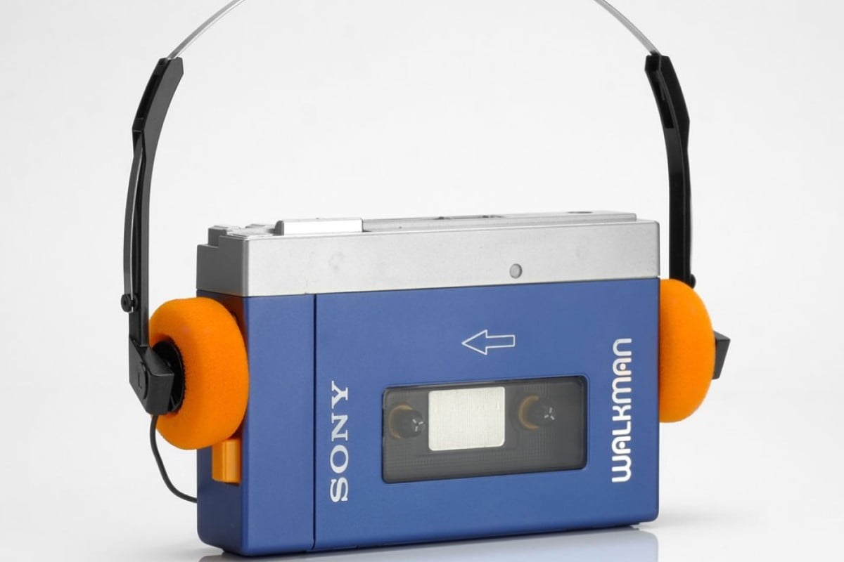 Sony Walkman TPS-l2 кассетный. Кассетный плеер Sony Walkman TPS-l2. Аудиоплеер Sony Walkman 1979. Sony Walkman TPS-l2 1979.