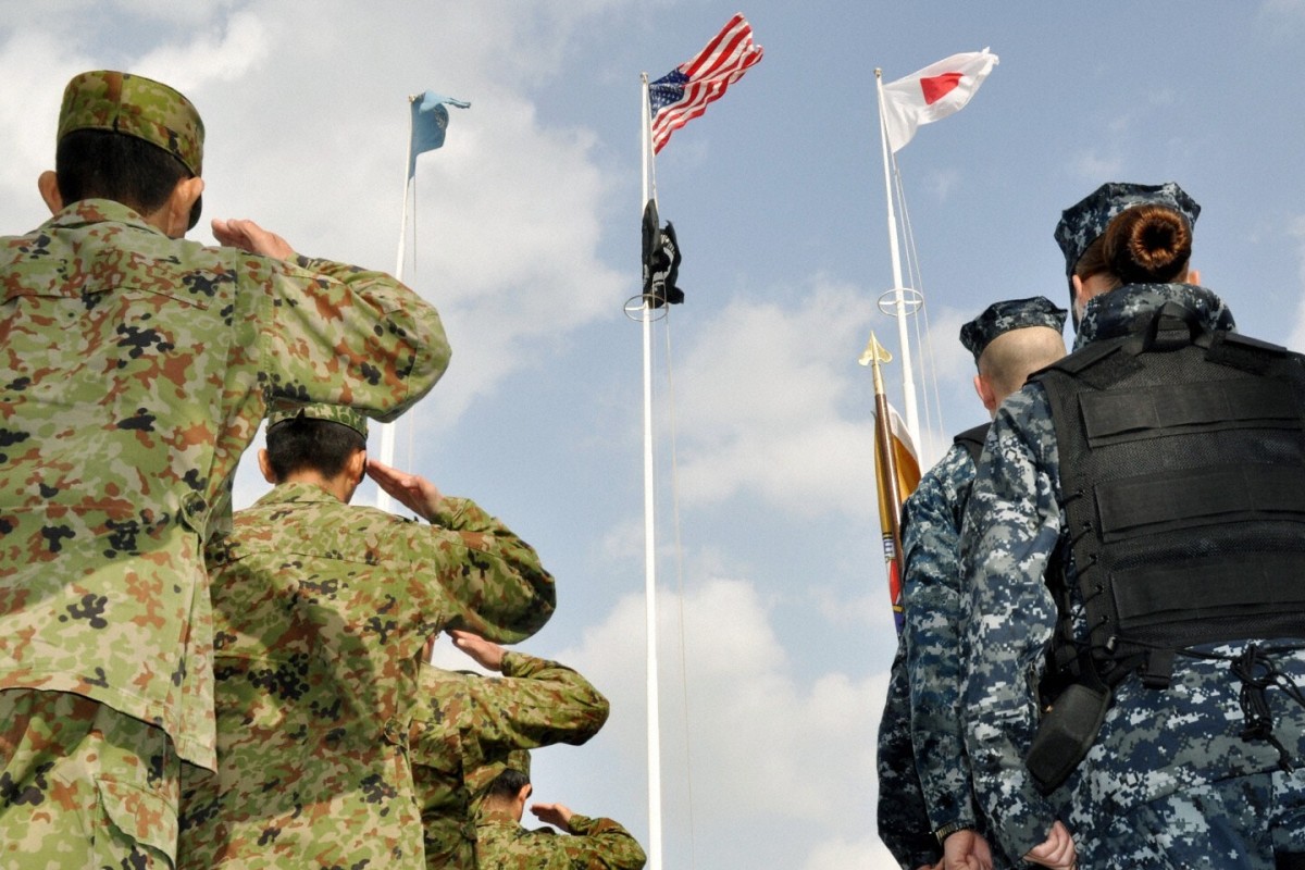 Япония военная помощь. Прикол американо японское военное сотрудничество. Американо японское военное сотрудничество.